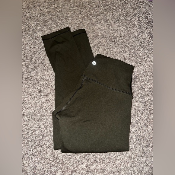 Women’s Lululemon Wunder Under Crop (High-Rise) *Full-On Luxtreme 21" Size 2 - Picture 9 of 15